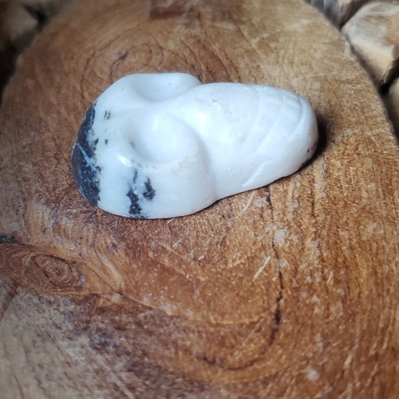 New Carved Black and White Zebra Jasper Skull Pendant. - Picture 3 of 12
